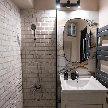 Cozy Center Apartment